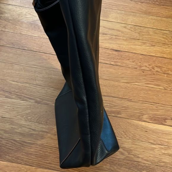 𝅺APOSTROPHE black leather handbag - Picture 6 of 12